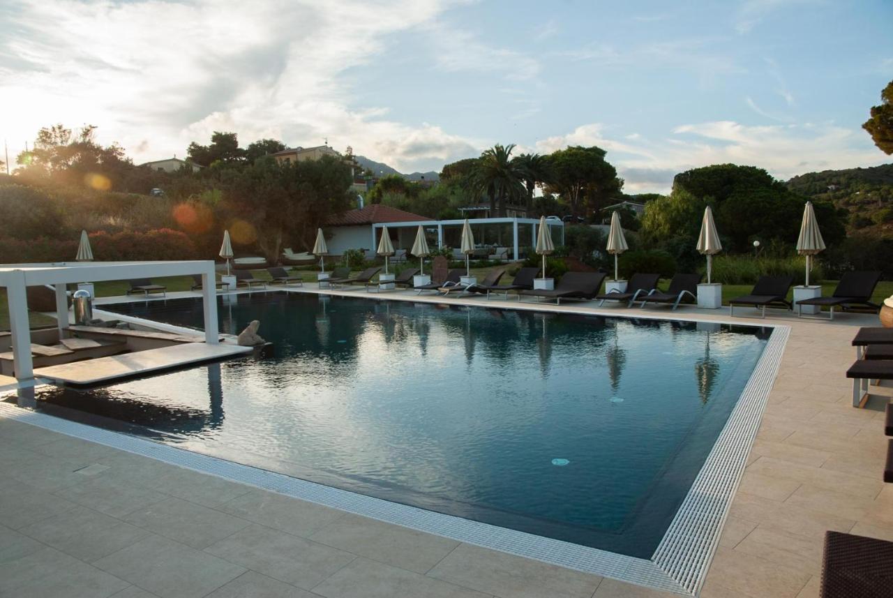 Resort Capo Bianco Porto Azzurro Exterior photo