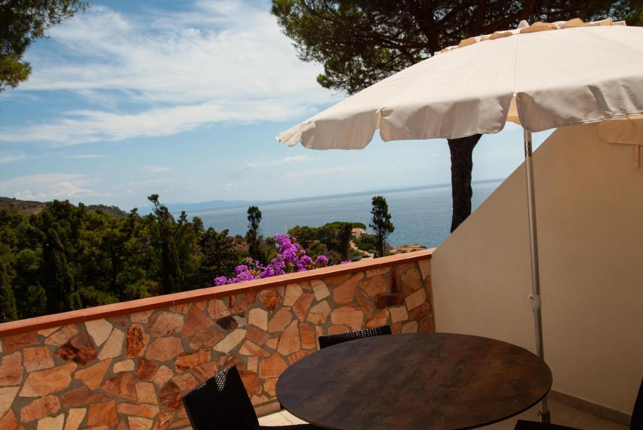 Resort Capo Bianco Porto Azzurro Exterior photo